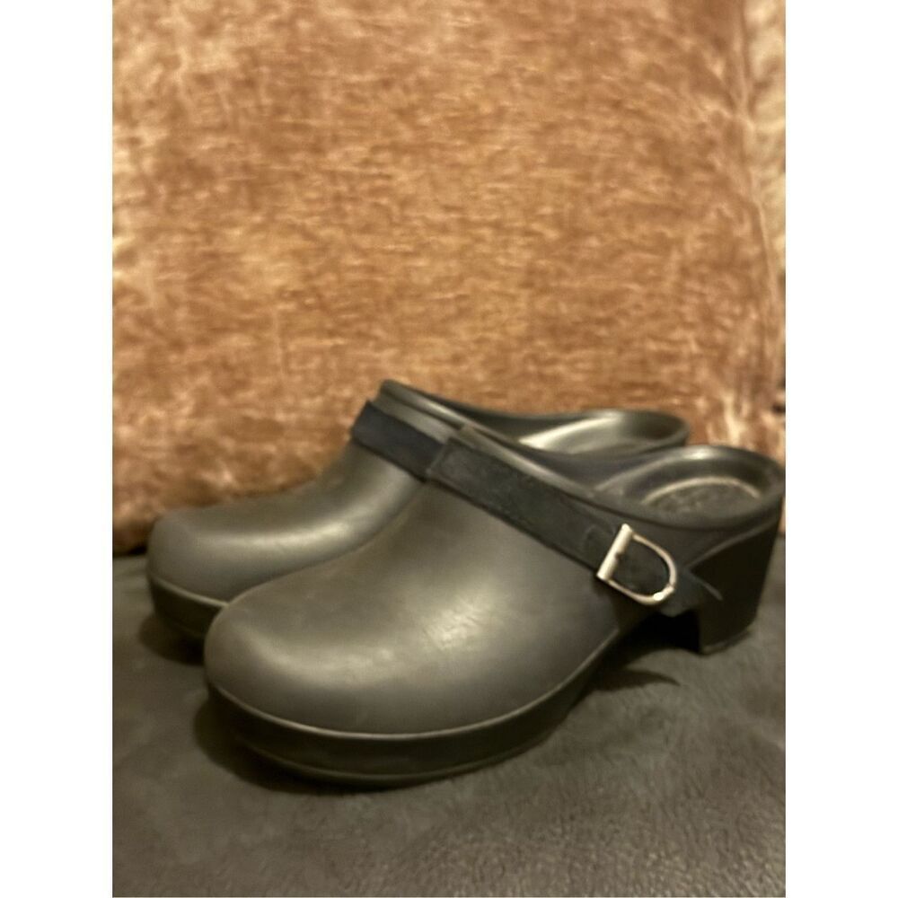 ✅Crocs Sarah Black Mules Clogs